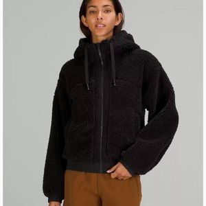Lululemon Reversible Full Zip Sherpa Short and Sweet Jacket sz M black
